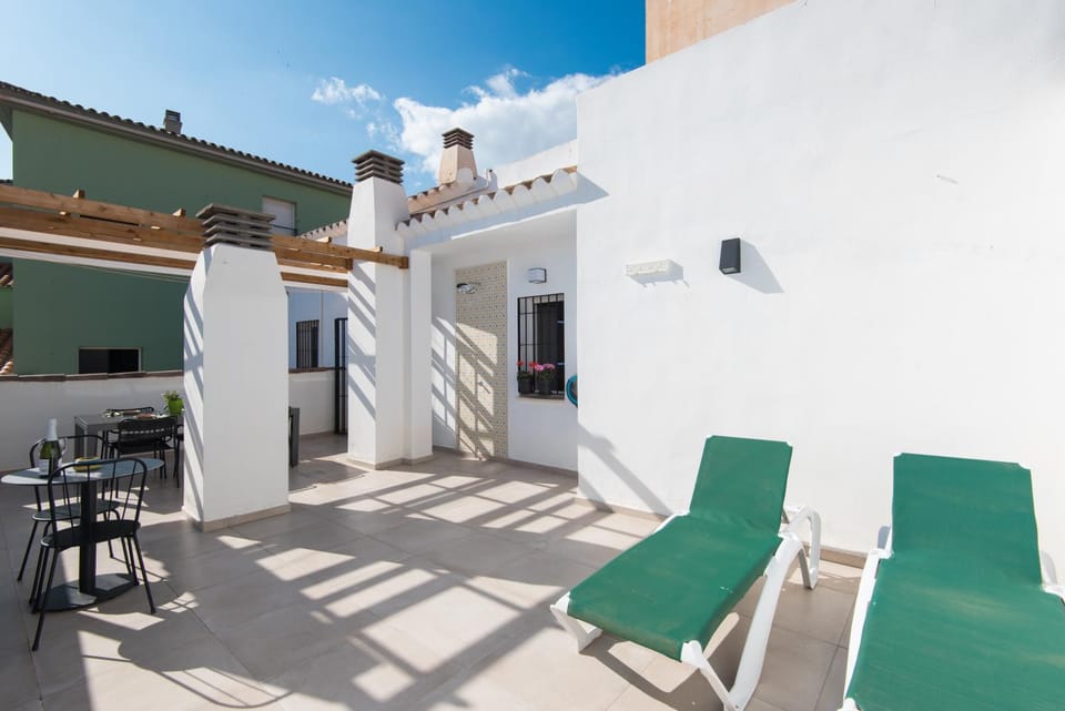 Property building, Day, View (from property/room), Balcony/Terrace, Seating area, Dining area, sunbed