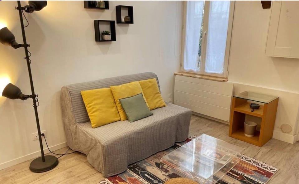 Apartment on Rue Morvan Apartment in Paris