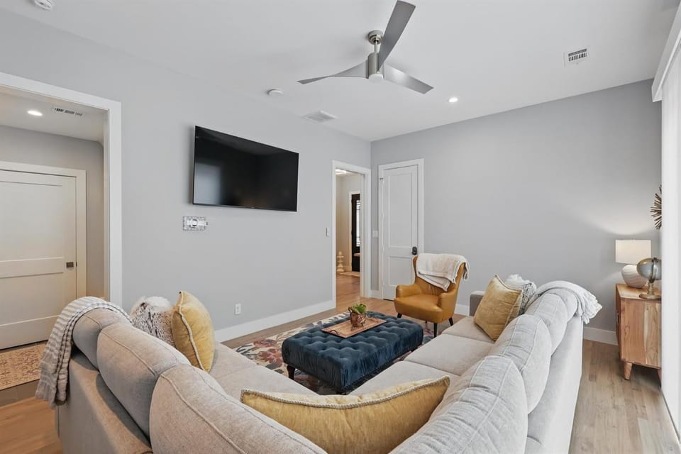 Luxury Living at its Finest 3BD Sleeps 6 House in Grapevine