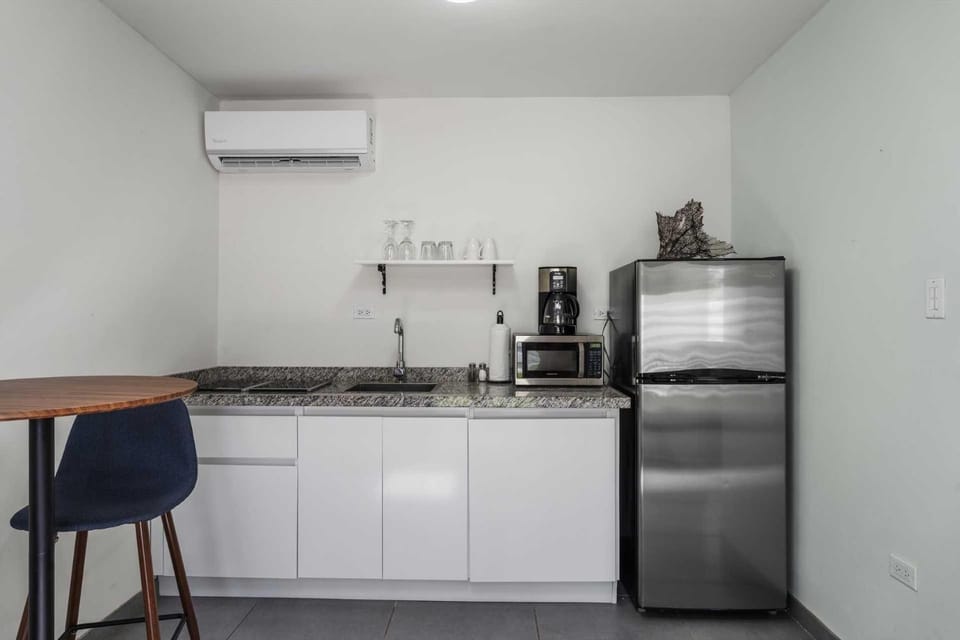 WLR8 - 1BR near Palm Beach - White Lotus Retreat Apartment in Noord