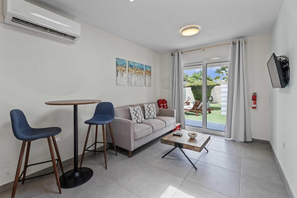 WLR7 - 1BR near Palm Beach - White Lotus Retreat Apartment in Noord