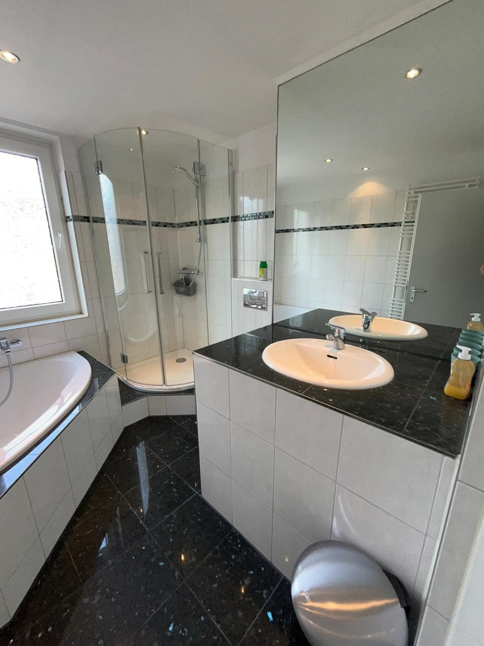 Shower, Toilet, Bathroom, Bath