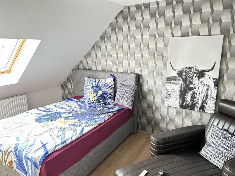 Bed, Photo of the whole room, Bedroom