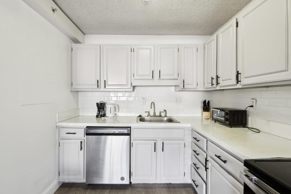 Legacy at Imperial Village 201 I 2 Bed 2 Bath Apartment in Richmond