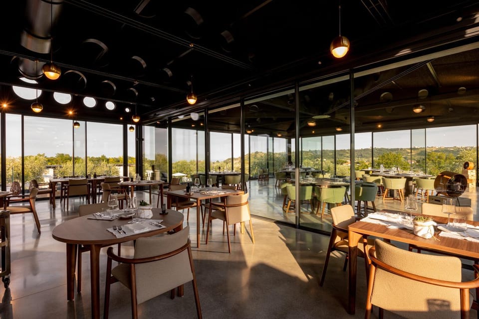 Restaurant/places to eat, Banquet/Function facilities