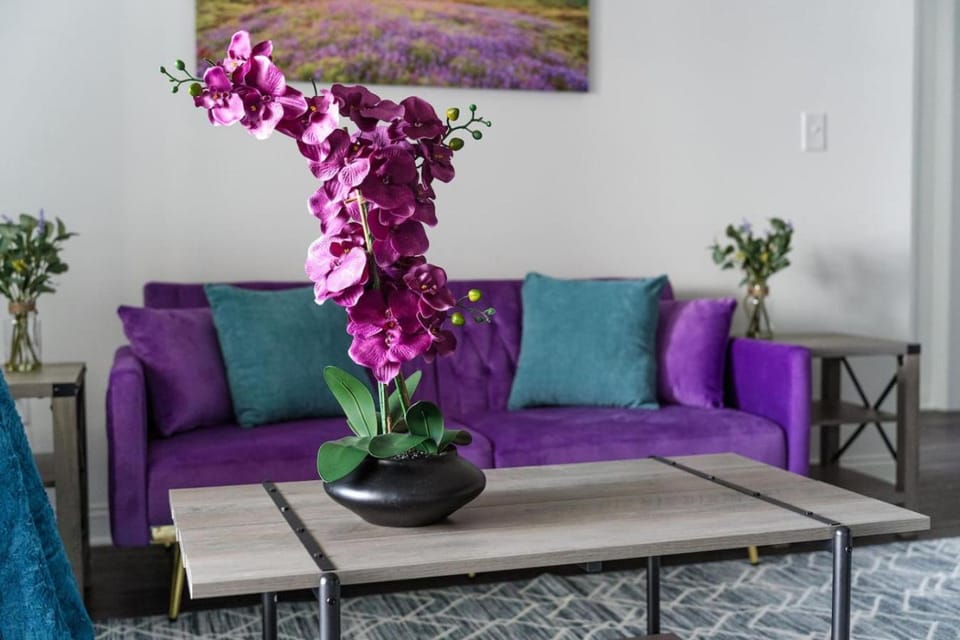 Purple Rain Spacious 2BR 2BA 2 King Beds Gym WFH Apartment in Indiana