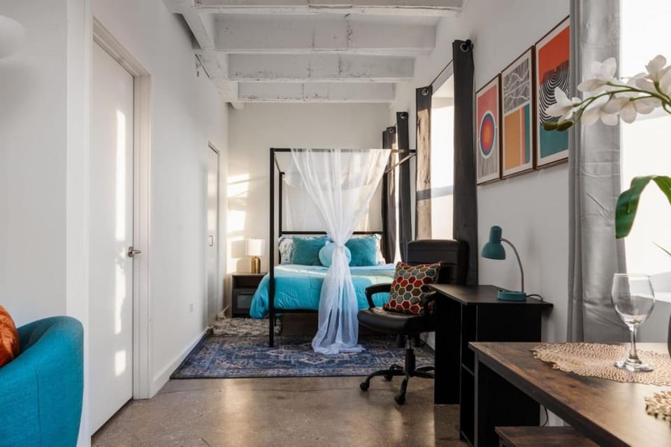 Sunny Modern Loft Montrose Beach Rooftop WFH Gym Apartment in Chicago