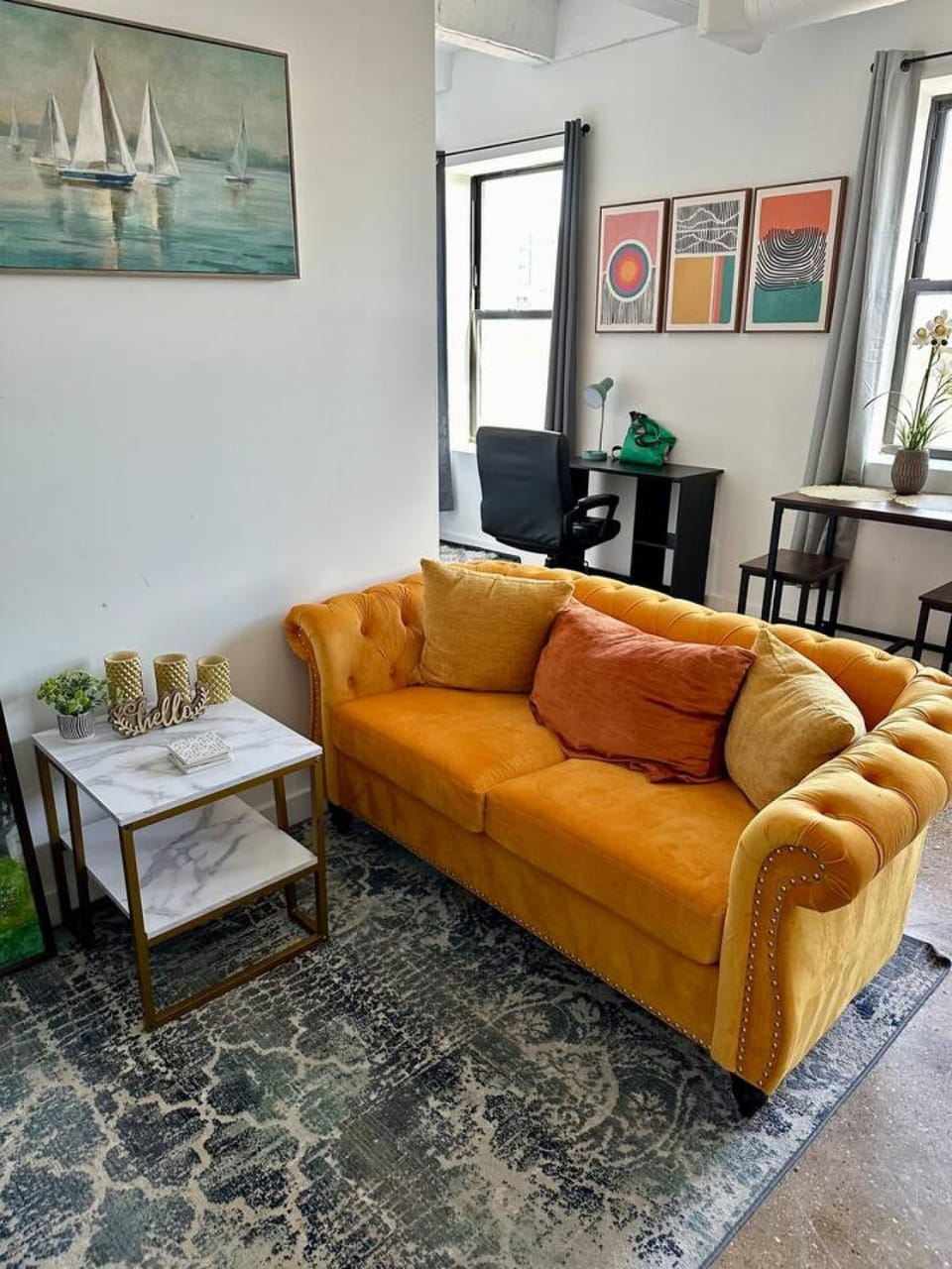 Sunny Modern Loft Montrose Beach Rooftop WFH Gym Apartment in Chicago