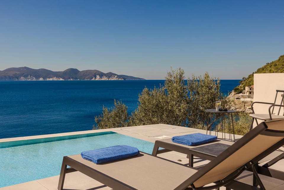 Mountain view, Sea view, Swimming pool