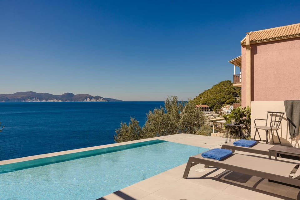 Balcony/Terrace, Sea view, Swimming pool