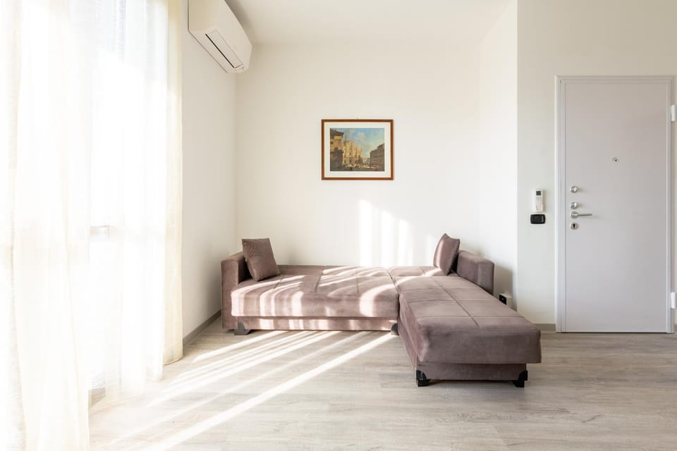 Living room, Seating area, air conditioner