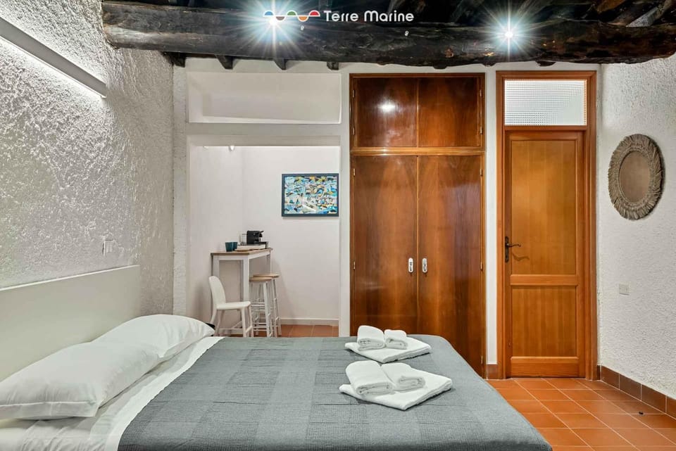 Sunflower, Terre Marine Apartment in Riomaggiore
