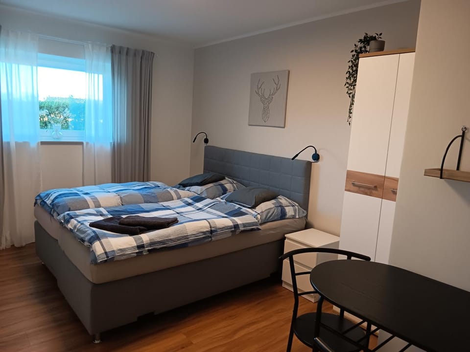 Seating area, Bedroom