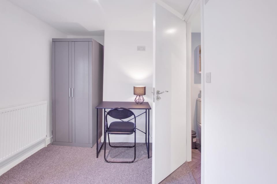Bedroom, wardrobe