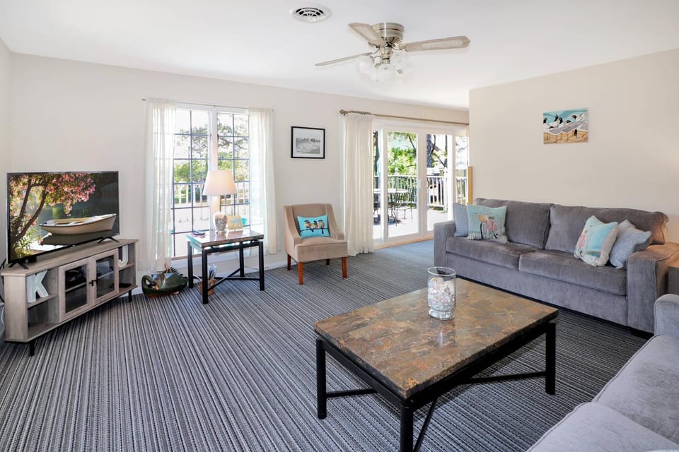 Southern Dream - Water views & screened porch! House in Chincoteague Island
