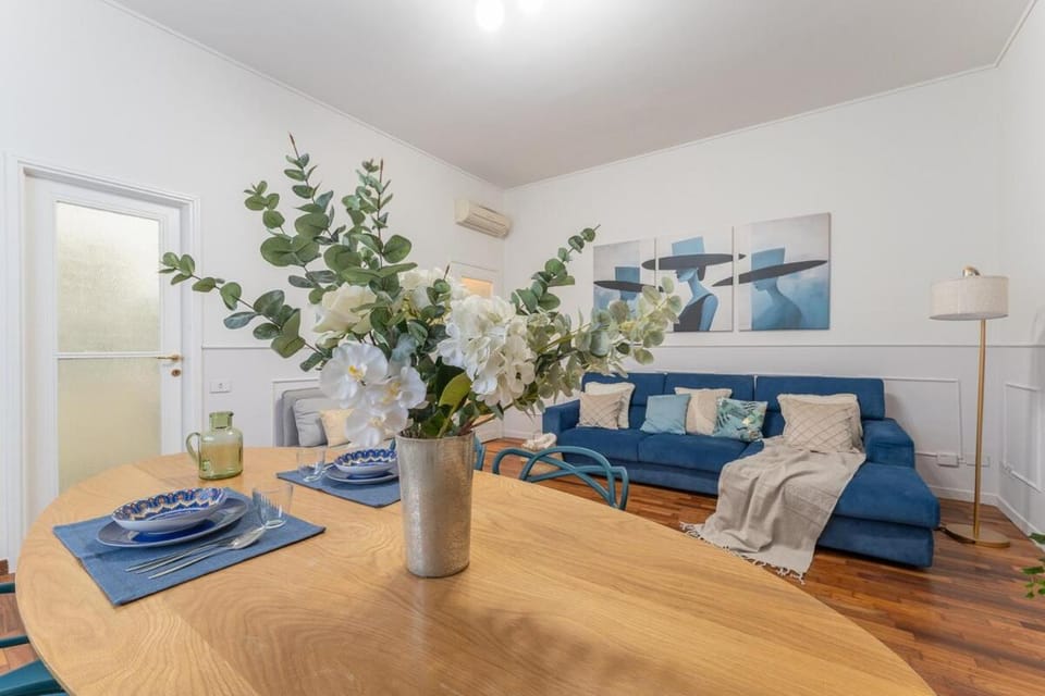 Bed, Living room, Dining area