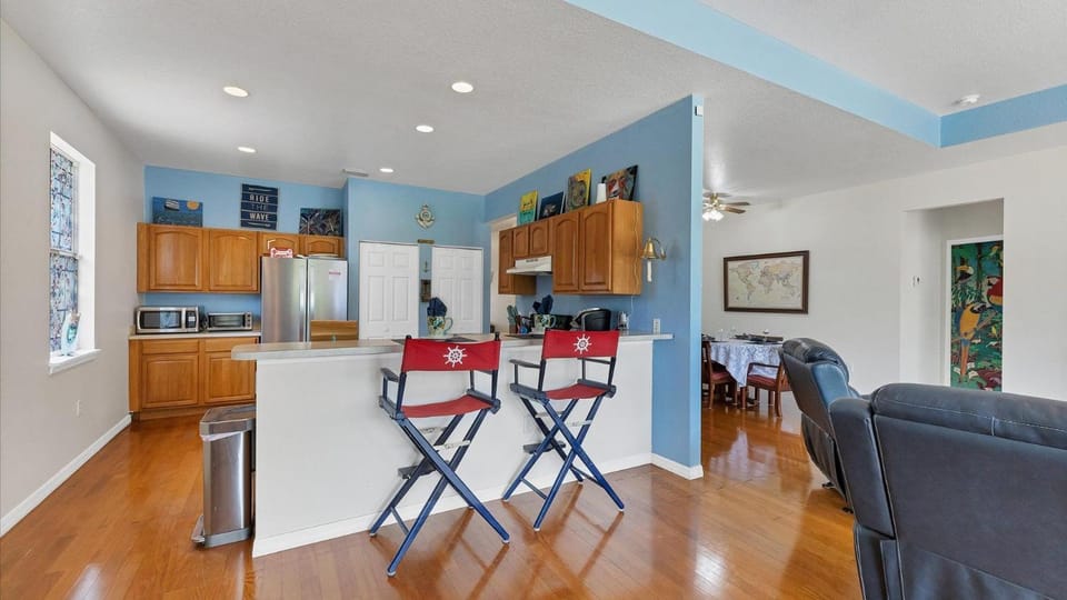 Close to Casey Key Nokomis Beach Pet Friendly Large Yard 1655 House in Venice