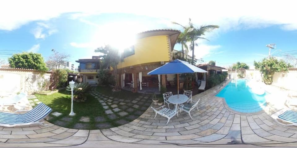 Casa Amarela House in Cabo Frio