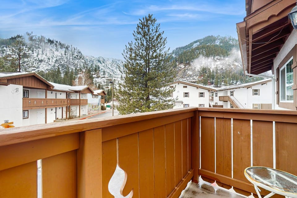 Icicle Village Resort Condos #407 & #408 Apartment hotel in Leavenworth