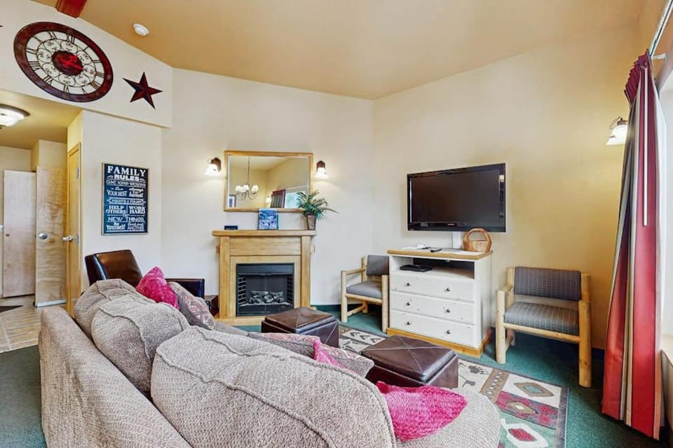 Icicle Village Resort Condos #407 & #408 Apartment in Leavenworth