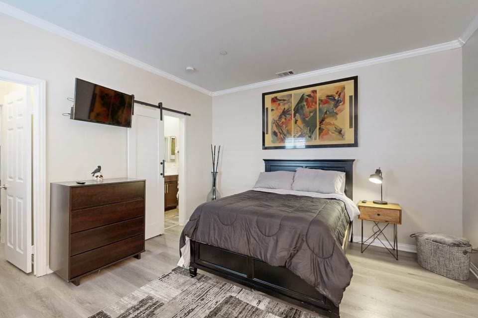 Outdoor Oasis with Pool and Hot Tub Perris Getaway Apartment in Menifee