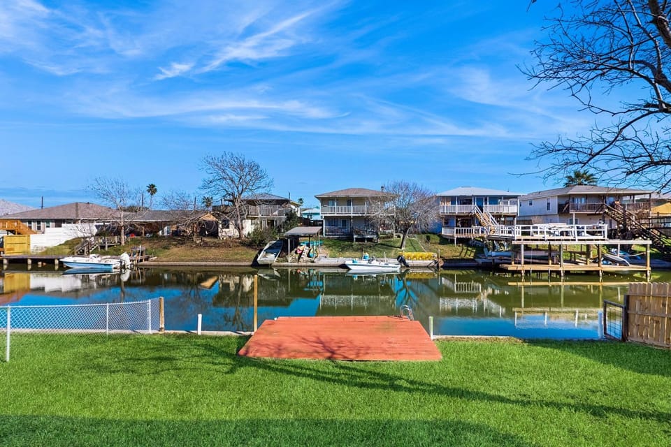 The Bluff Breeze House in Flour Bluff
