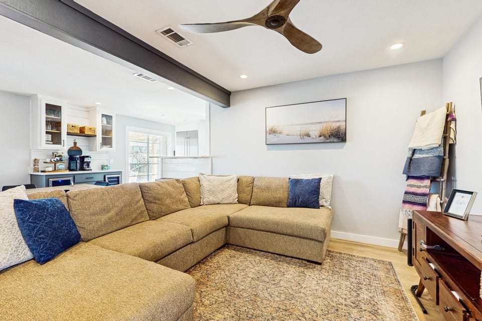 The Bluff Breeze House in Flour Bluff