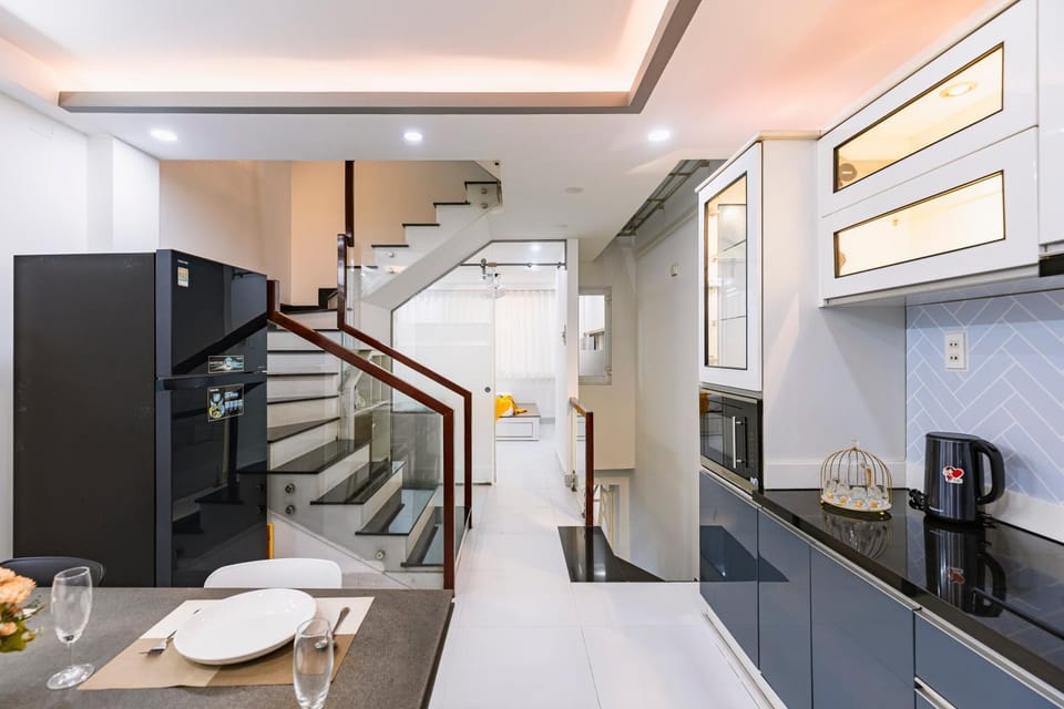 Kitchen or kitchenette, microwave, stove