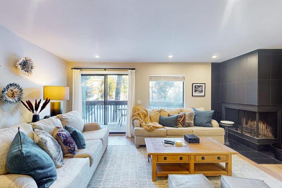 SunSong Escape Apartment in Fraser