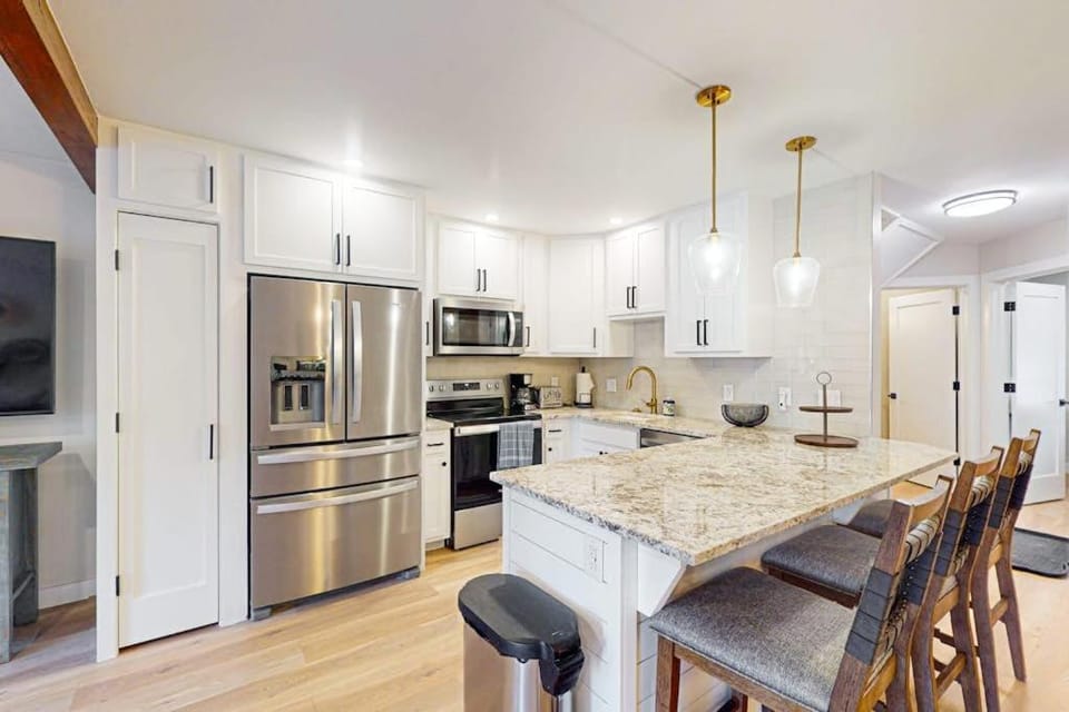 SunSong Escape Apartment in Fraser