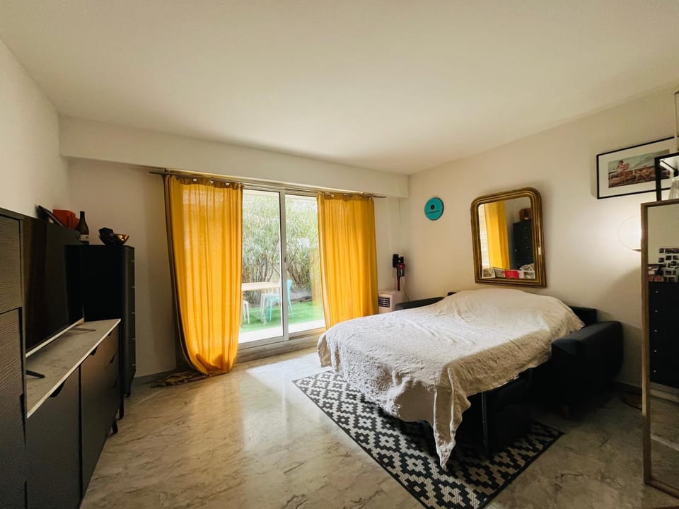 Appartement avec grande terrasse Apartment in Nice