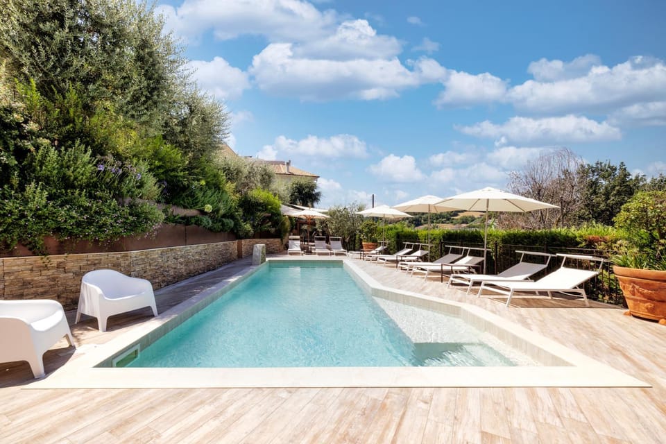 Spring, Day, Natural landscape, Summer, Solarium, View (from property/room), Pool view, Swimming pool, sunbed