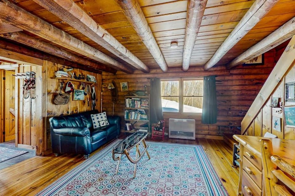 The Cabin & Loft Fort Defiance Cabin in Barnard