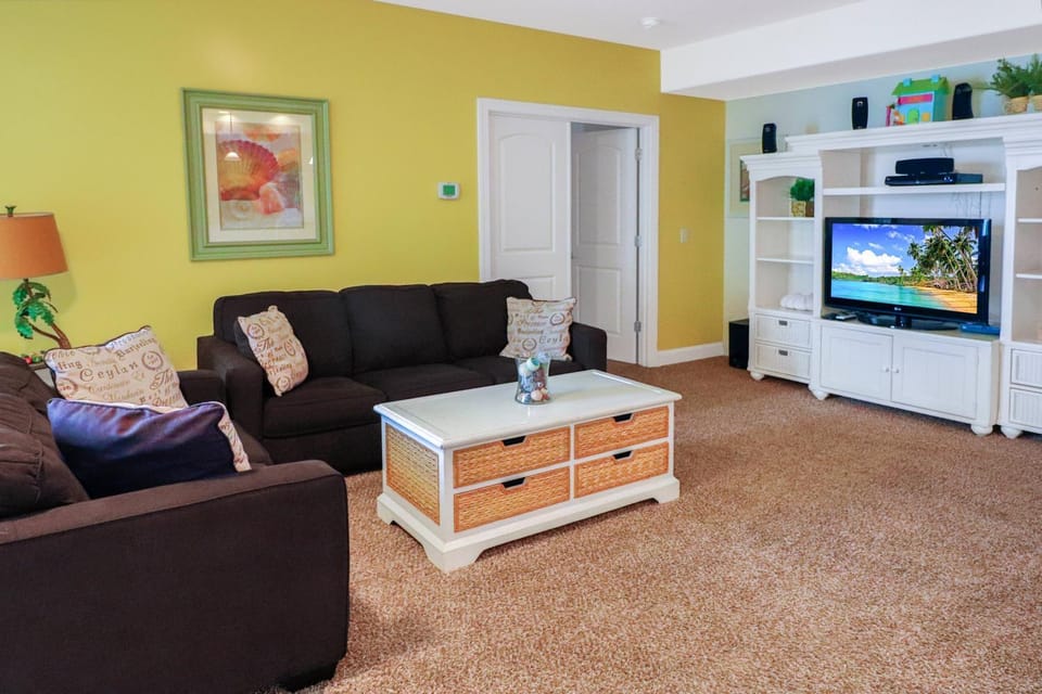 Sunset Bay Villa 208 - Pet friendly & includes a boat slip! House in Chincoteague Island