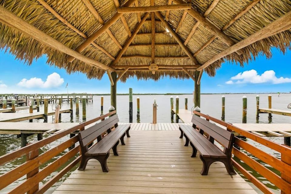 Sunny Days and Blissful Waves in Riverside House in Marco Island