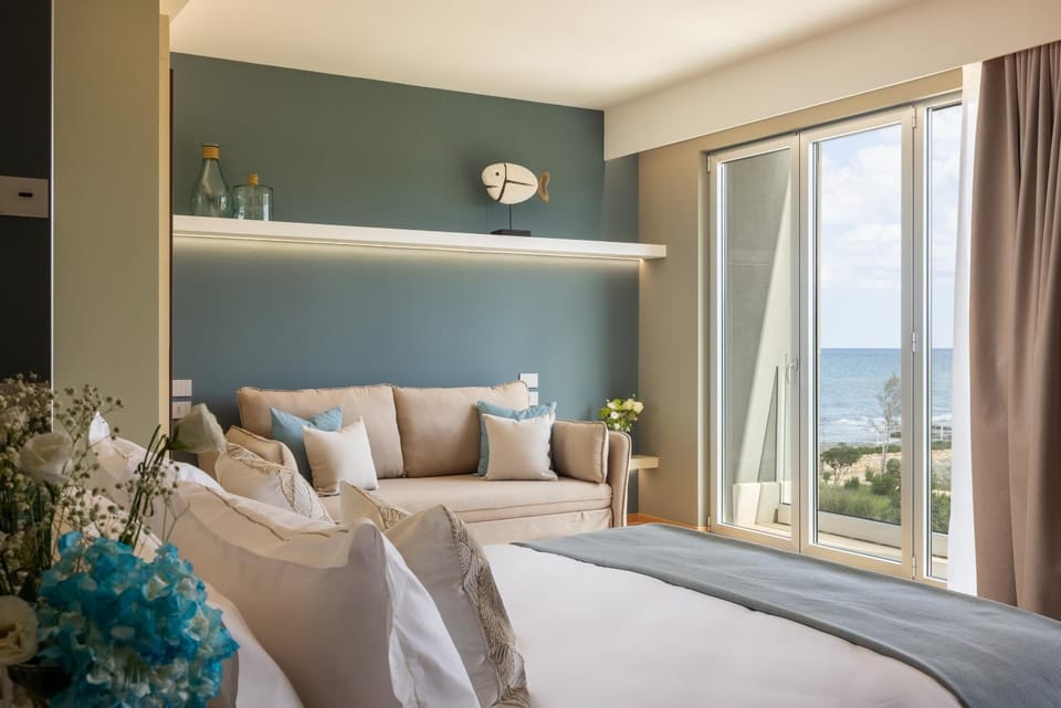 Bed, Photo of the whole room, Bedroom, Sea view