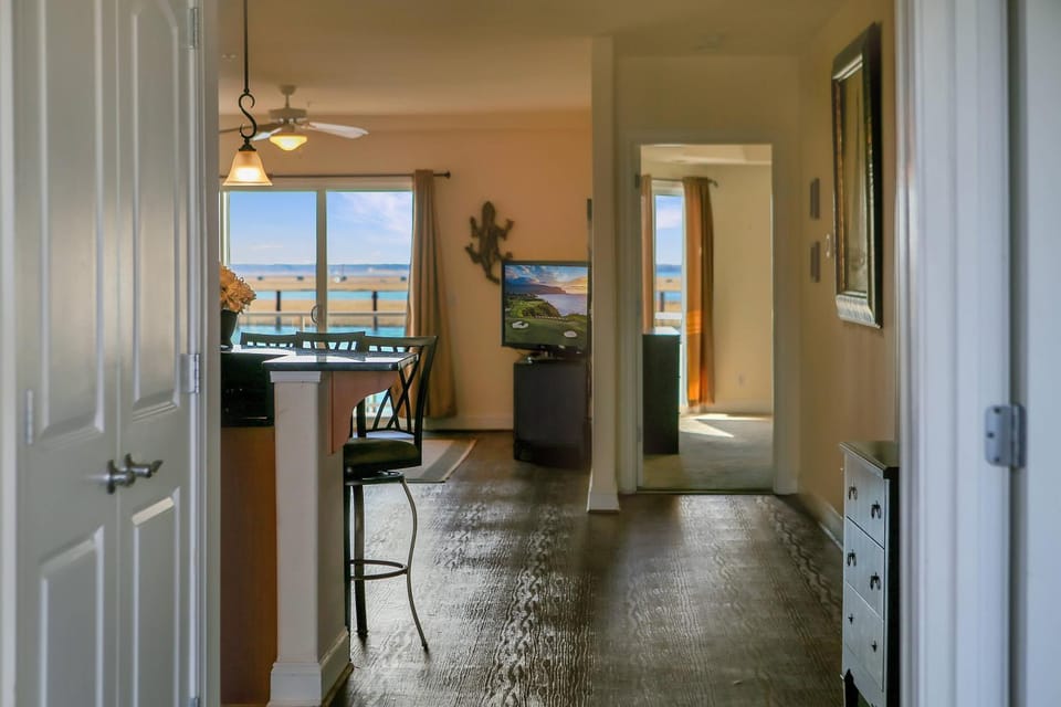 Sunset Bay Villa 212 - Pet friendly & waterfront view! House in Chincoteague Island