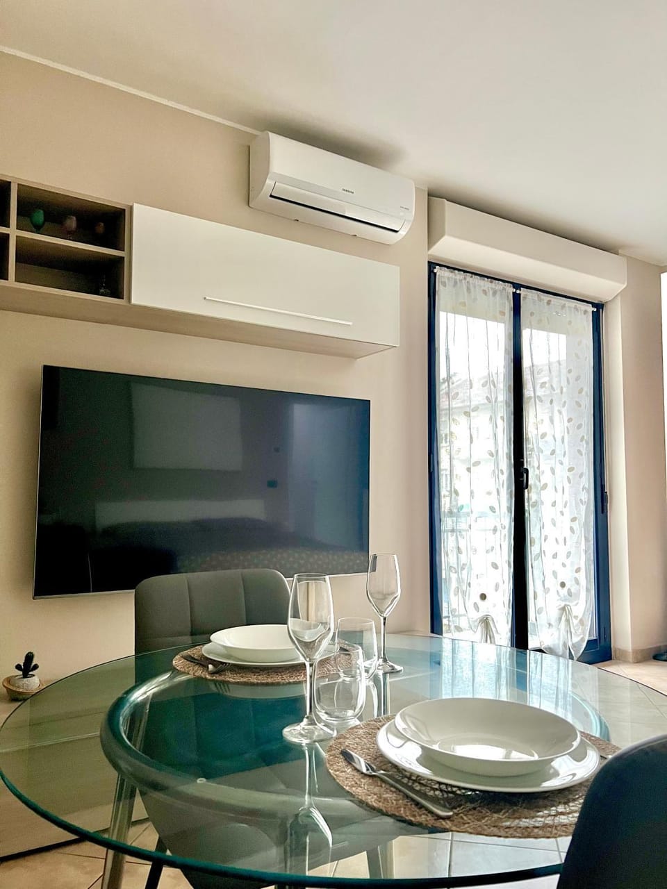 TV and multimedia, Seating area, Dining area, Evening entertainment, air conditioner