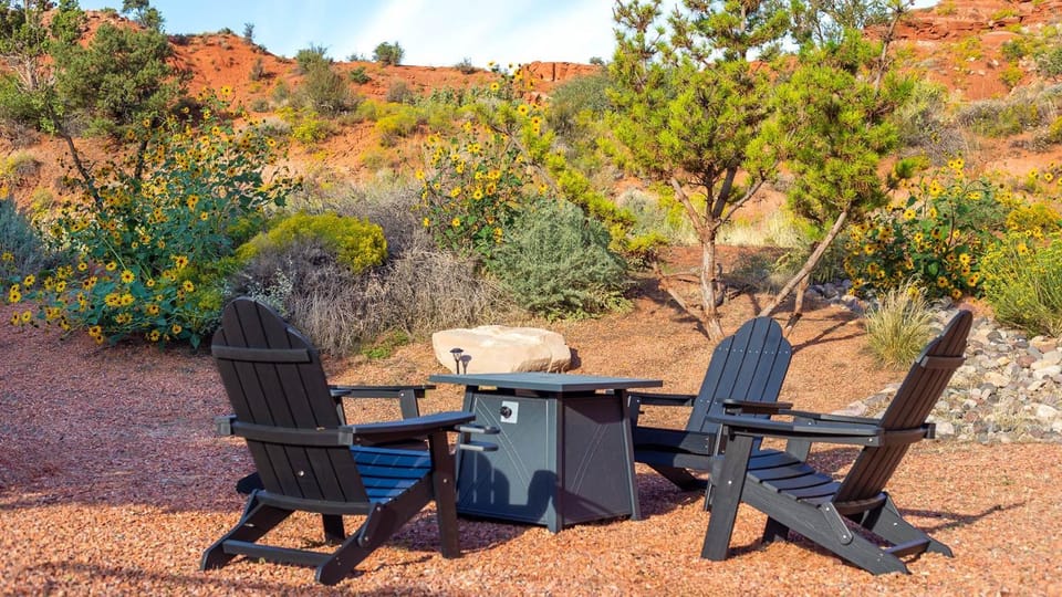 Tranquil Desert Lodge Kanab Luxury Vacation Home House in Kanab