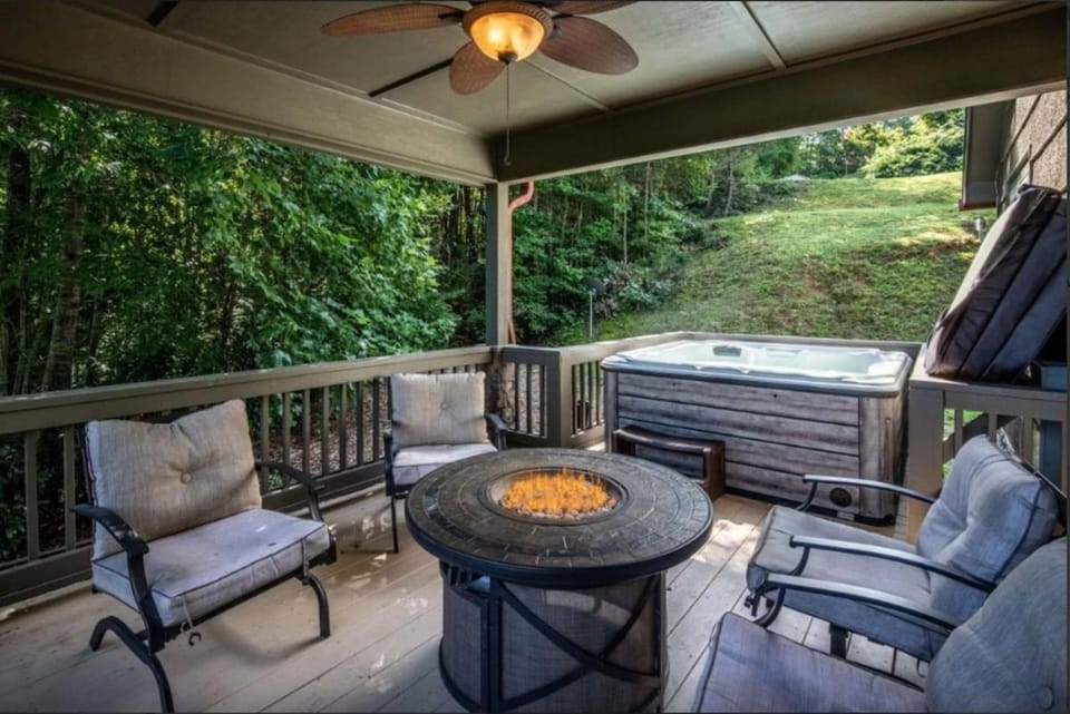 Smoky Ridge House in Swain County