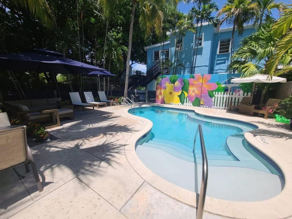 Three Duval Street Suites w parking and pool House in Key West