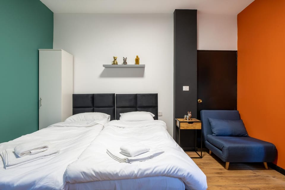 Bed, Living room, Photo of the whole room, Bedroom