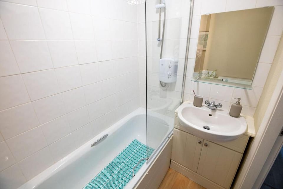 Shower, Bathroom, Bath, towels
