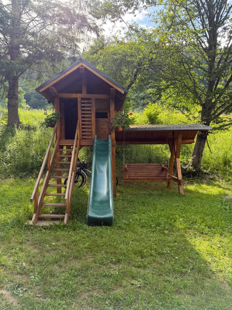 Chalet Green House in Romania
