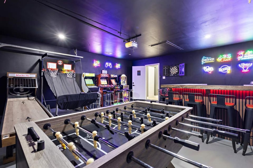 Family Platinum Escape with Heated Pool and Gameroom House in Richardson