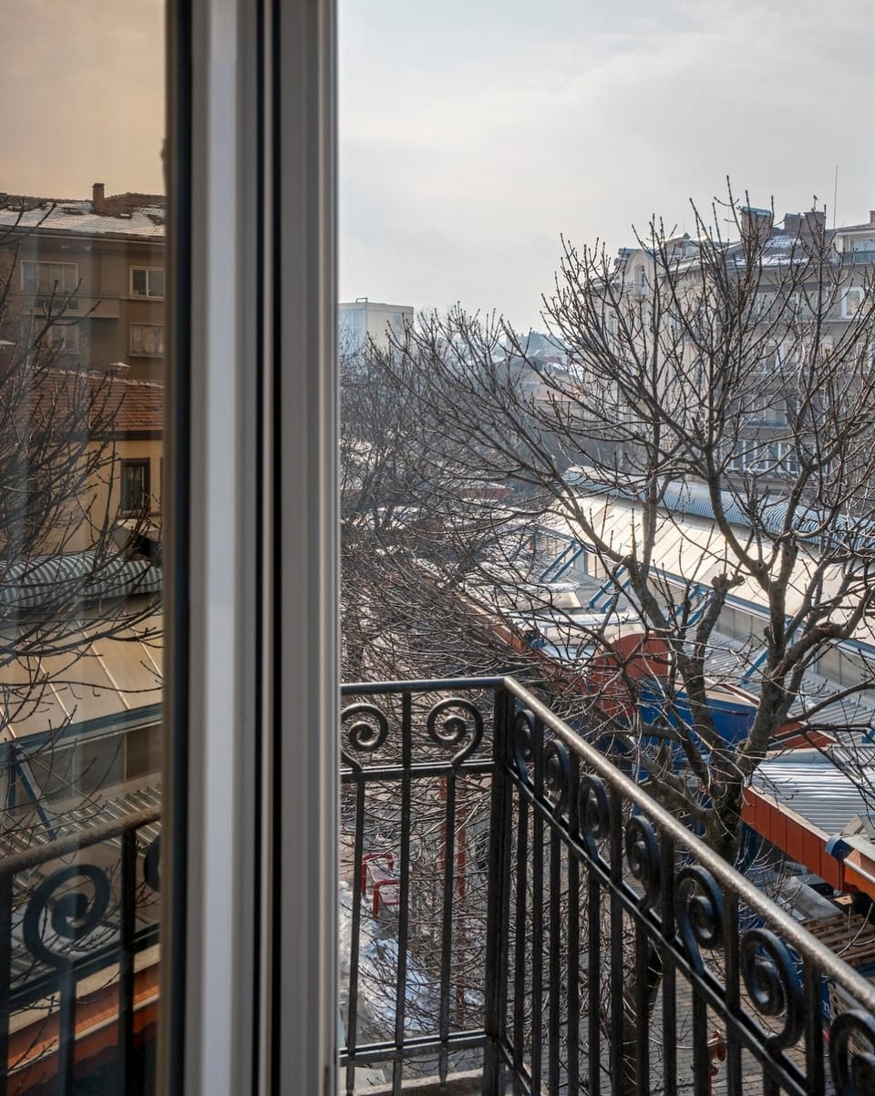 Balcony/Terrace, City view
