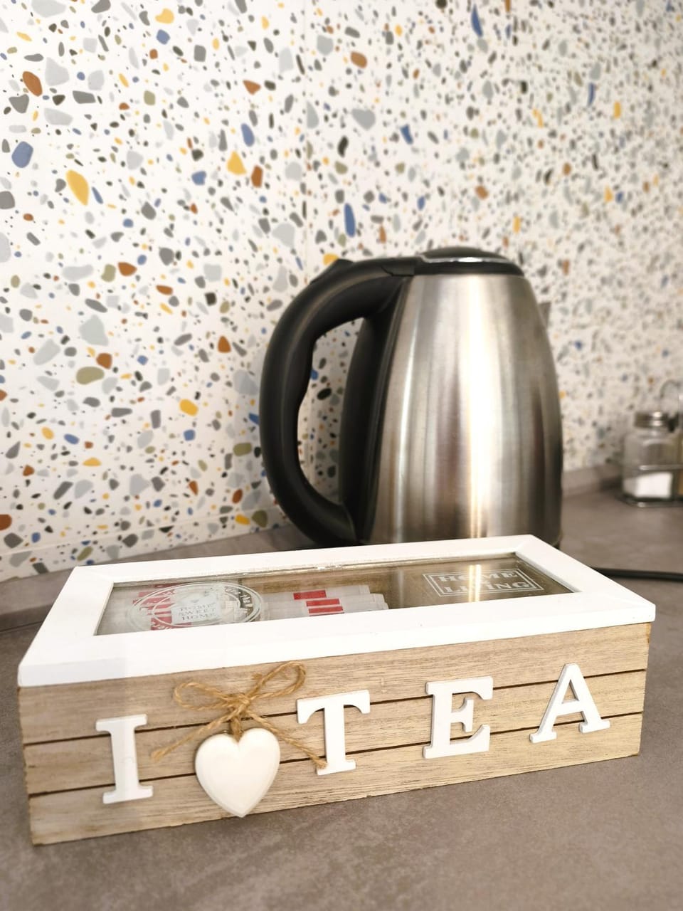 Coffee/tea facilities, Kitchen or kitchenette, kitchen, kitchen