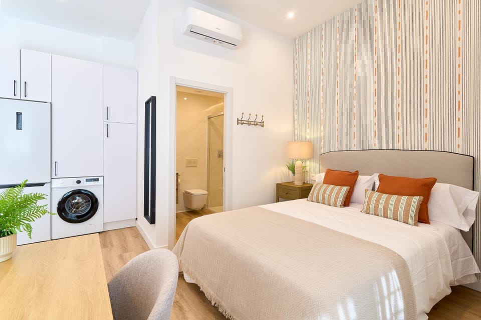 Bed, Photo of the whole room, Bedroom