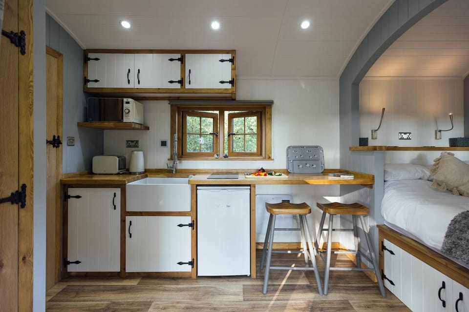 Coffee/tea facilities, View (from property/room), flat iron, hair dryier, microwave, toaster, wardrobe, kitchen