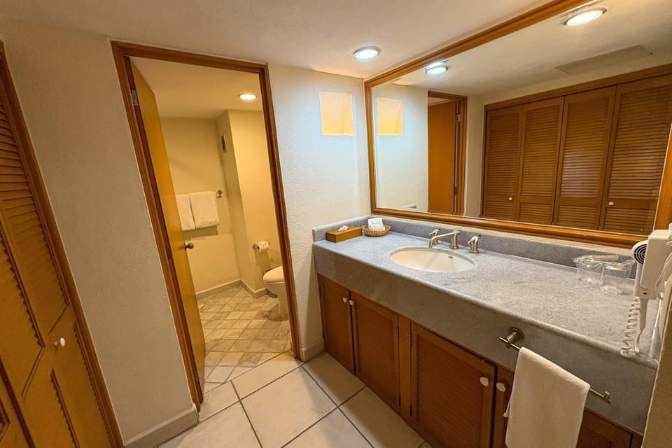 Oceanfront with exclusive amenities! House in Puerto Vallarta